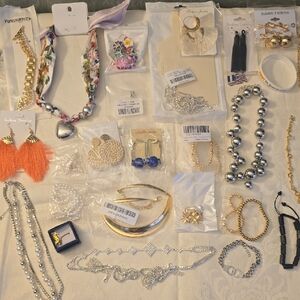 Large Bundle Fashion Jewelry Set, Earrings, Necklaces, Bracelets 28 Pieces New